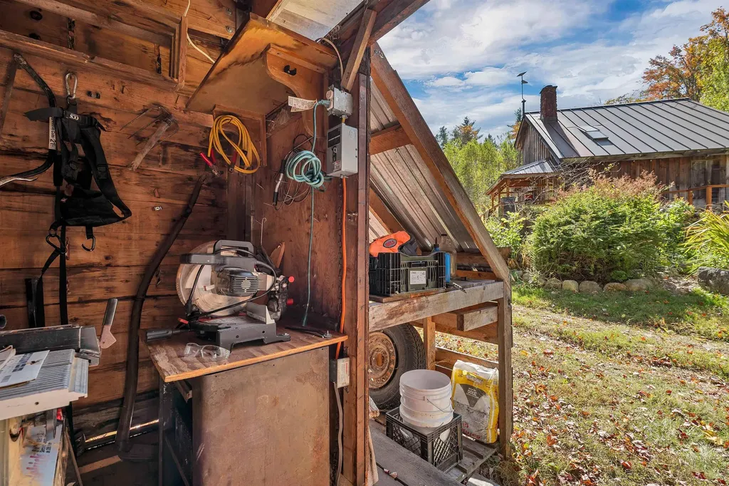 26 Butman Road Bradford NH 03221