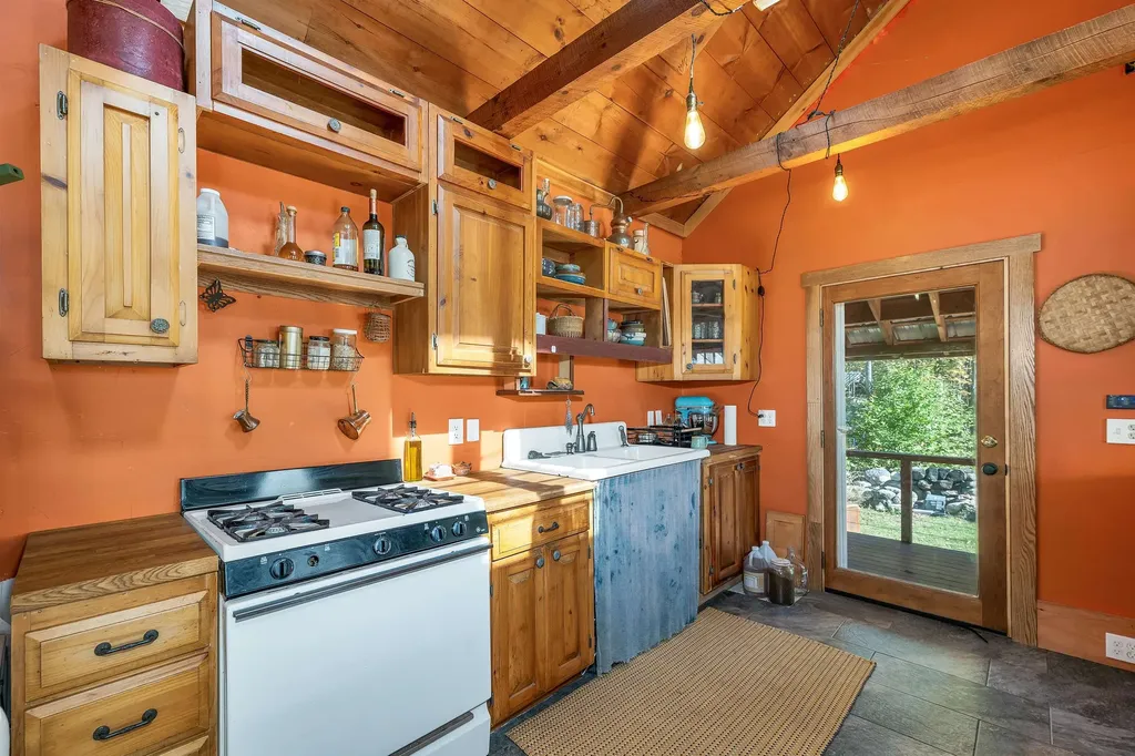 26 Butman Road Bradford NH 03221