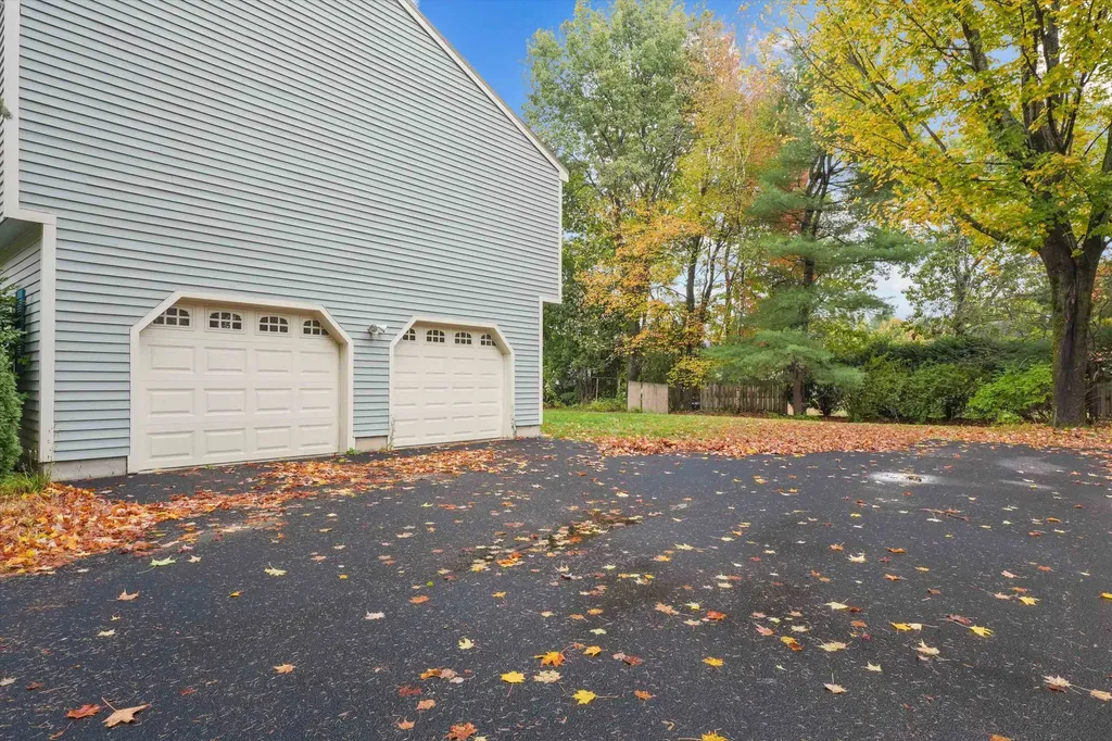 9 Plaza Avenue Hudson NH 03051-3234