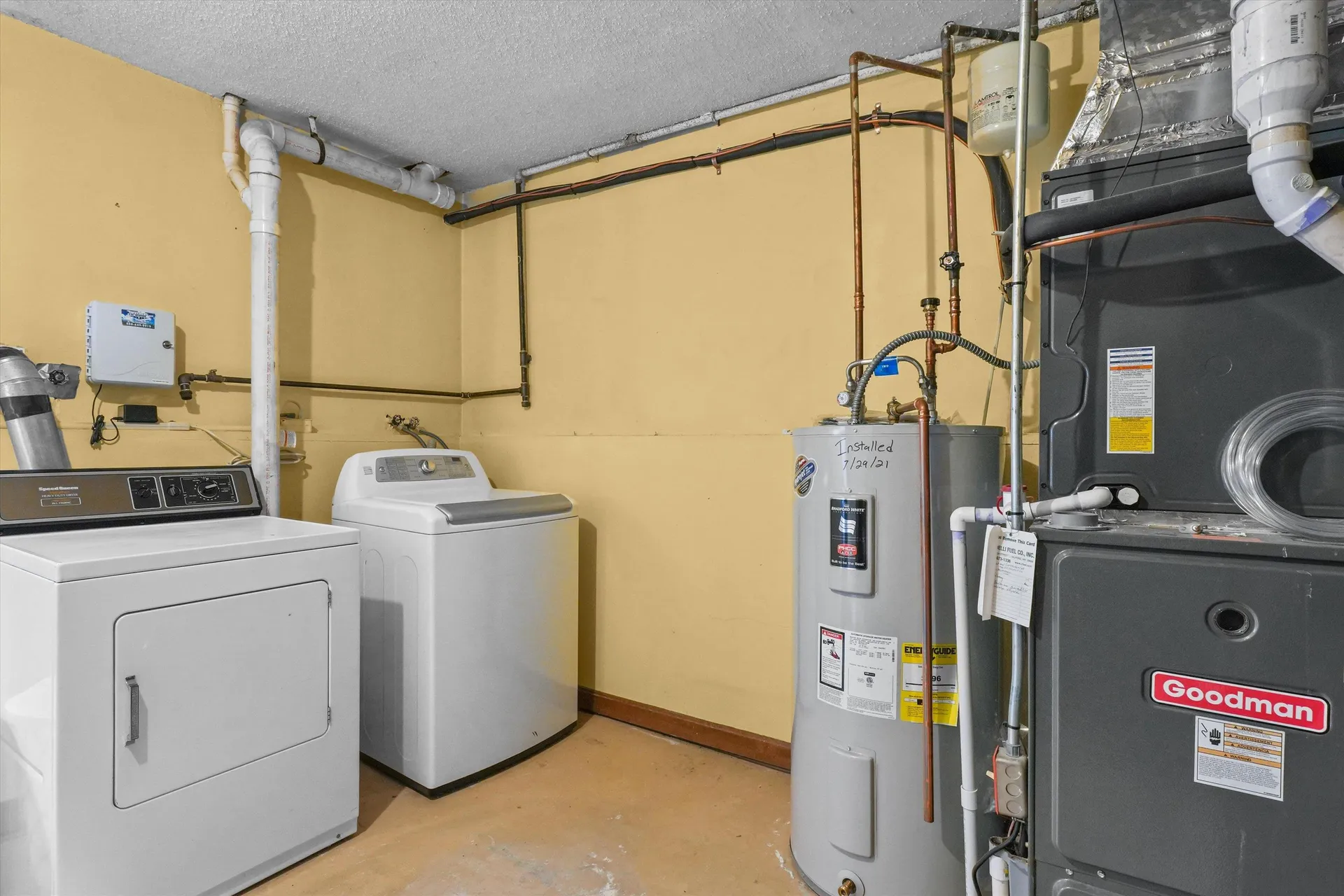 9 Plaza Avenue Hudson NH 03051-3234