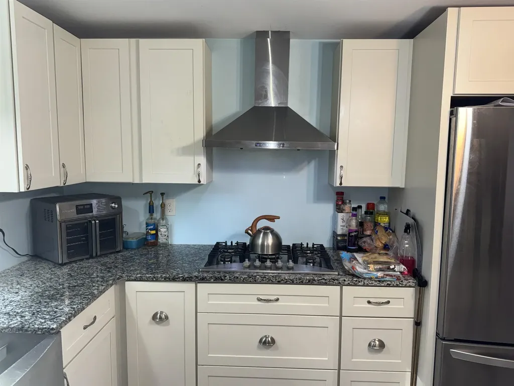 2 Marblehead Road Windham NH 03087