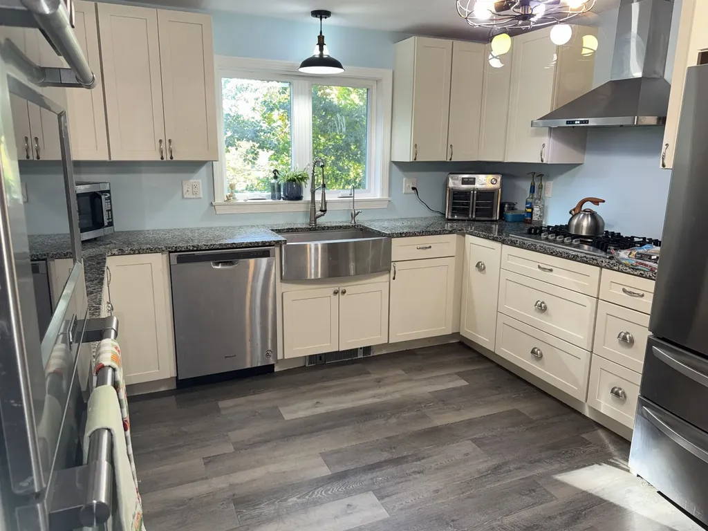 2 Marblehead Road Windham NH 03087