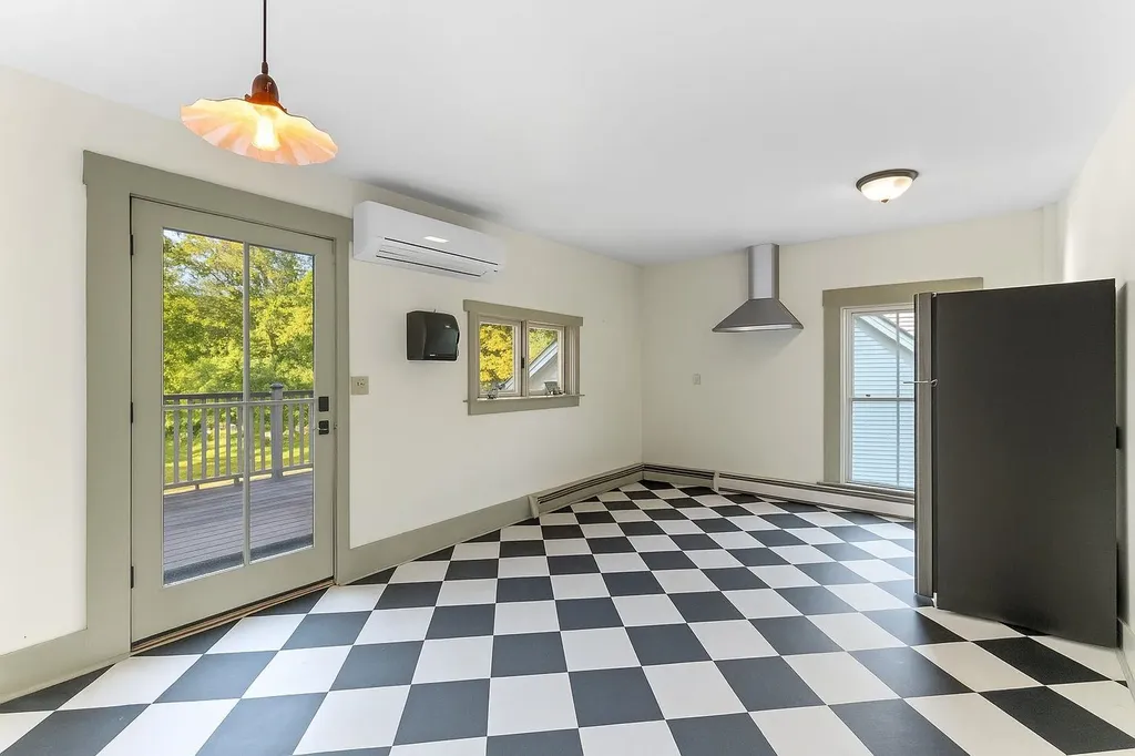 85 Main Street Tamworth NH 03886