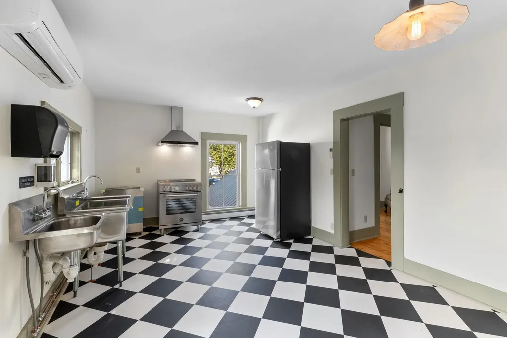 85 Main Street Tamworth NH 03886