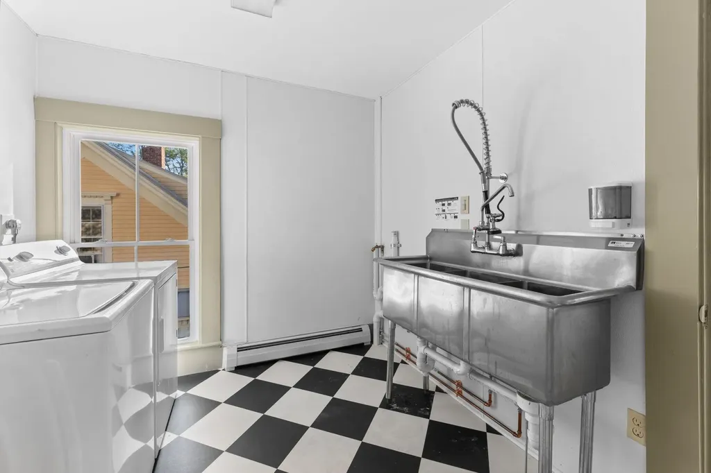 85 Main Street Tamworth NH 03886