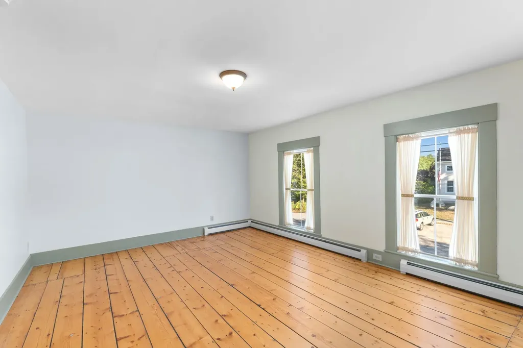 85 Main Street Tamworth NH 03886