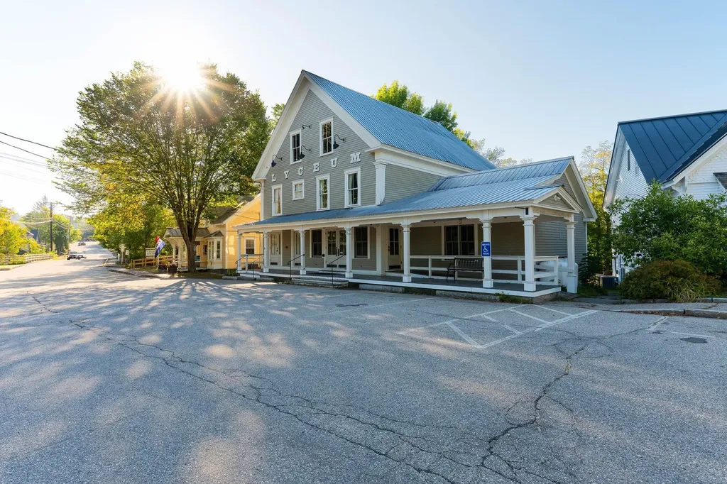 85 Main Street Tamworth NH 03886