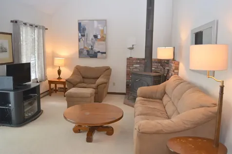 64 Pintail Knob Grantham NH 03753