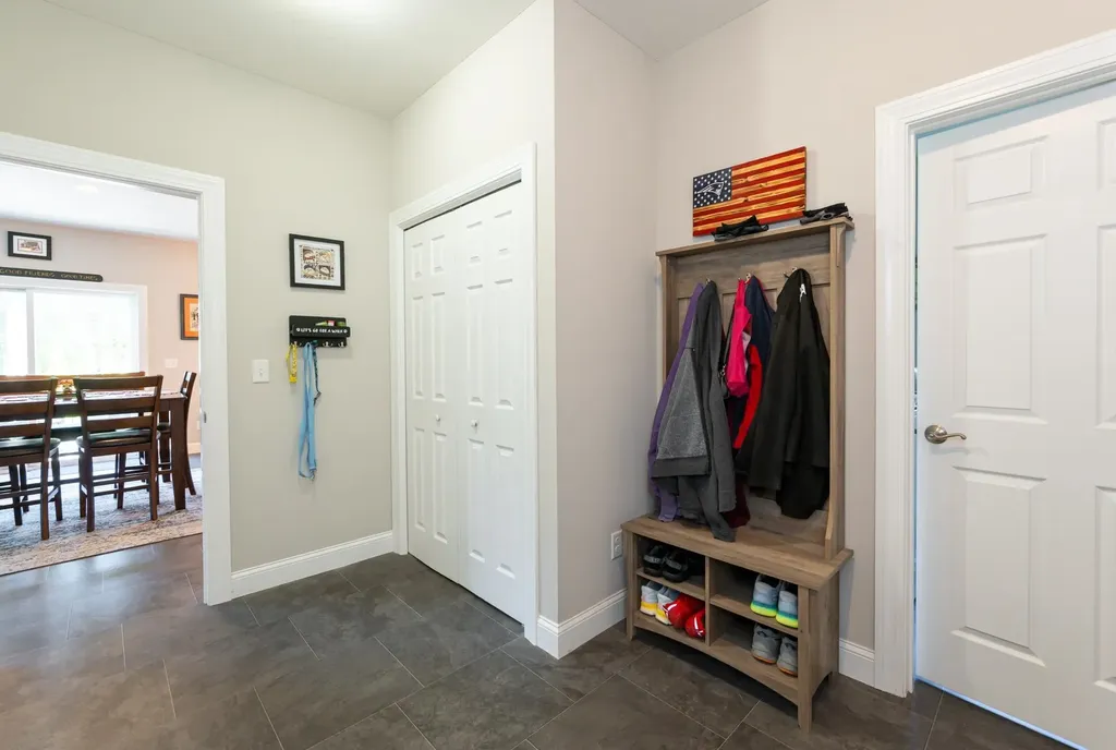 5 Barbie Court Merrimack NH 03054