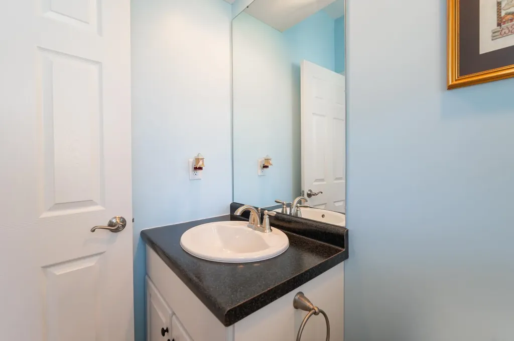 5 Barbie Court Merrimack NH 03054