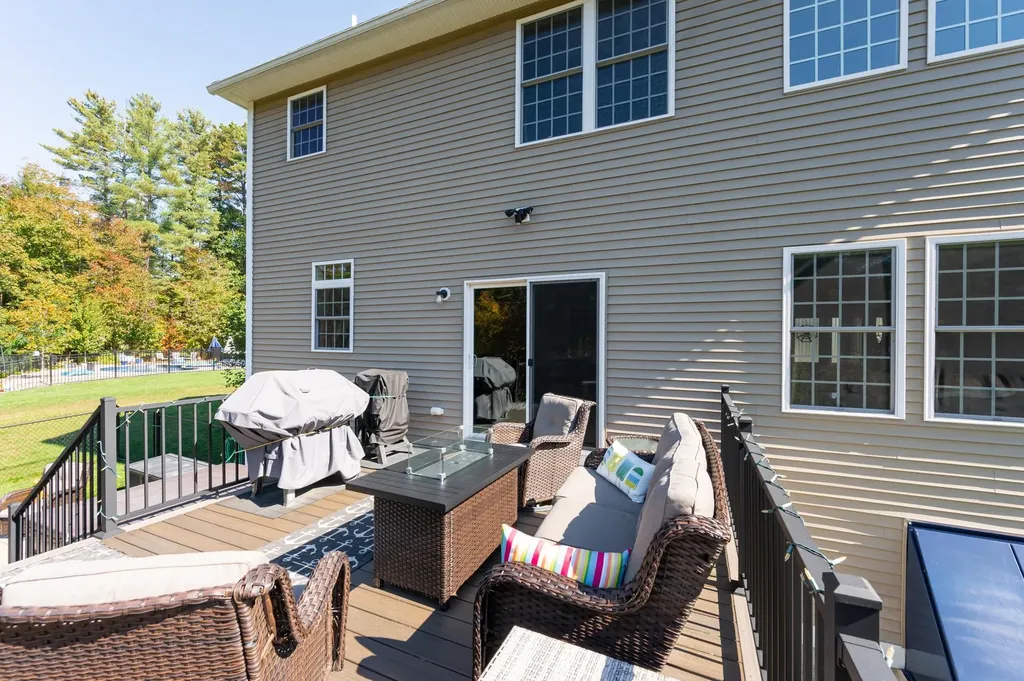 5 Barbie Court Merrimack NH 03054