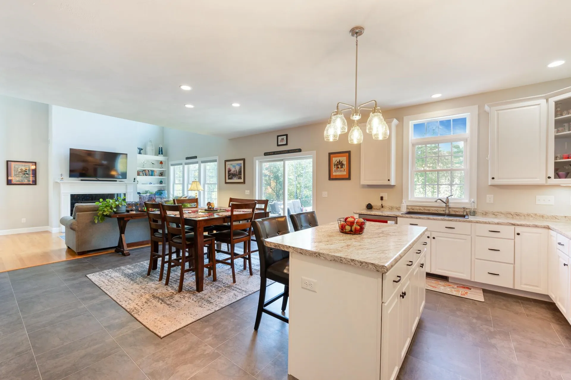 5 Barbie Court Merrimack NH 03054