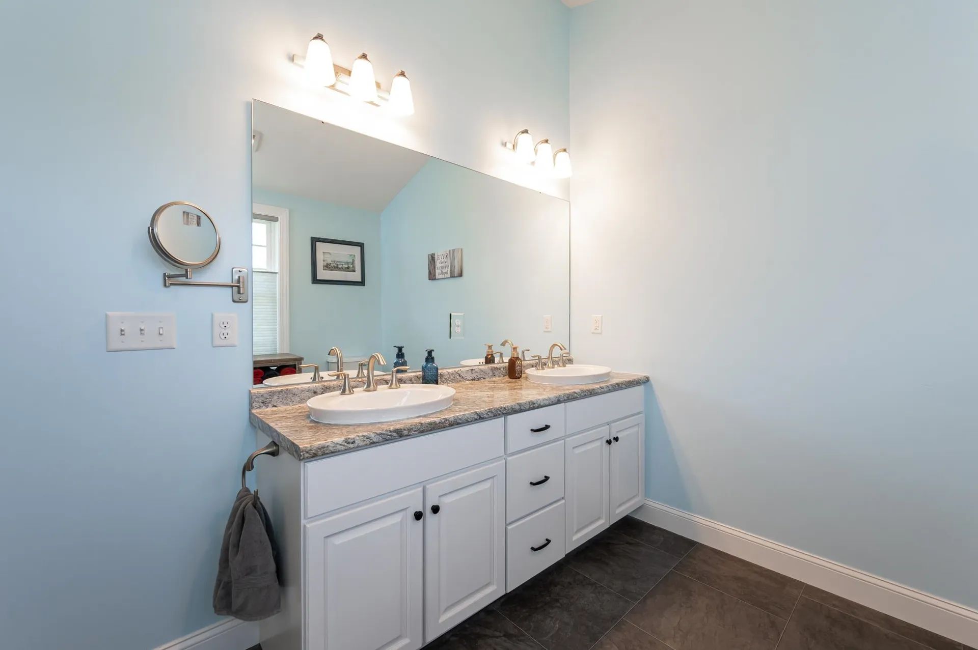 5 Barbie Court Merrimack NH 03054