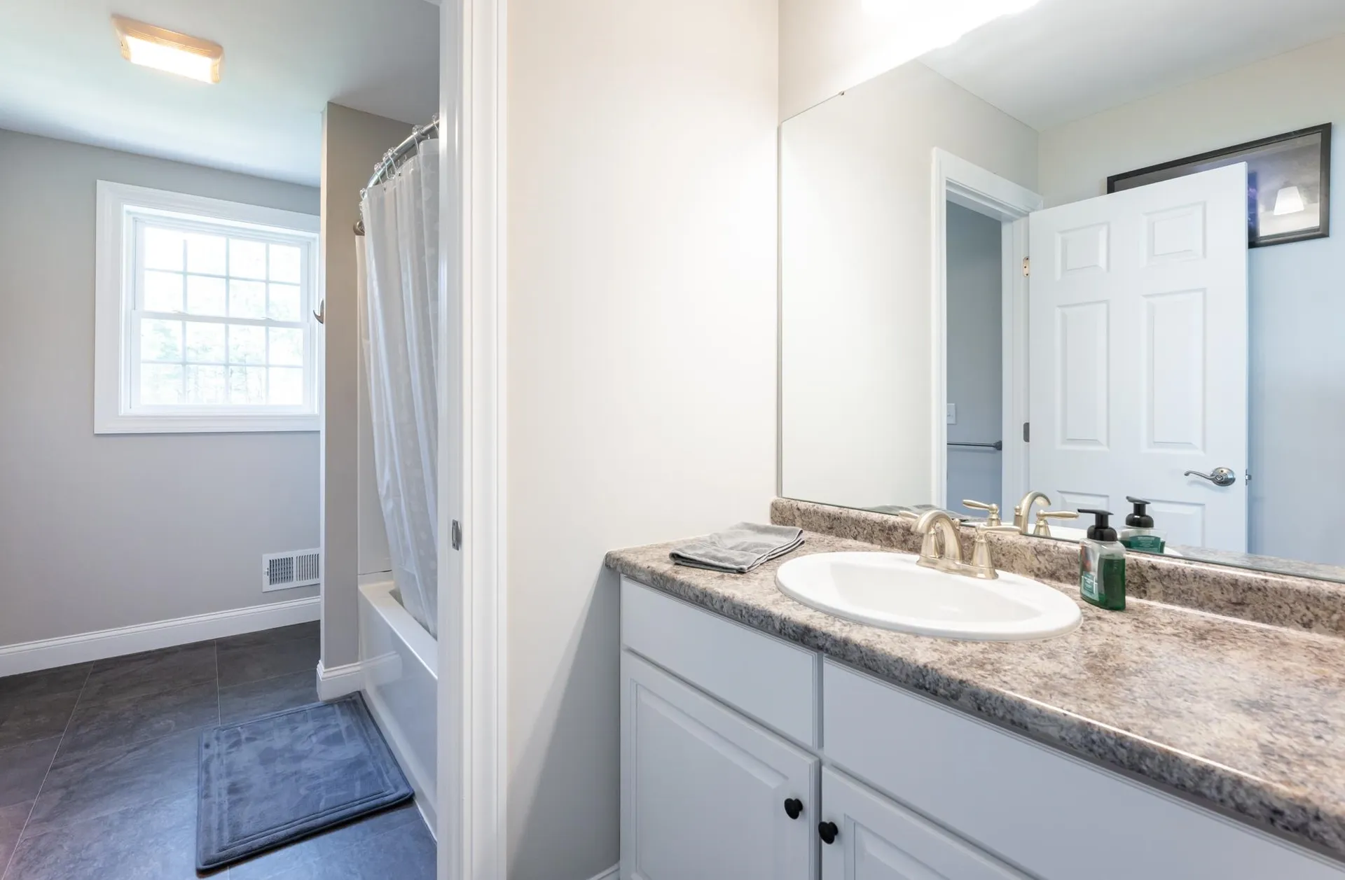 5 Barbie Court Merrimack NH 03054