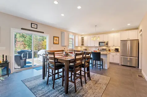 5 Barbie Court Merrimack NH 03054