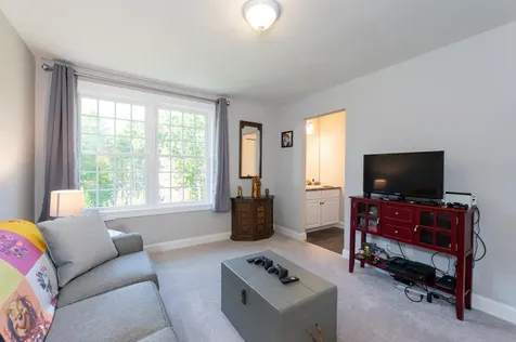 5 Barbie Court Merrimack NH 03054