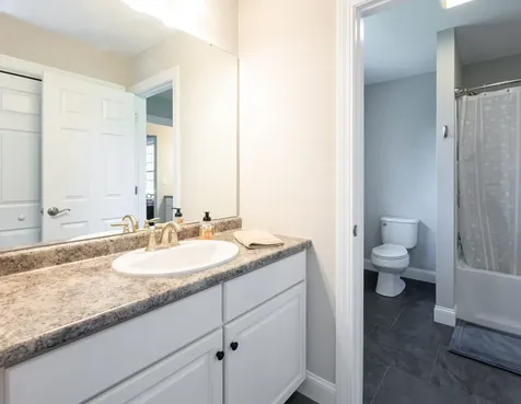 5 Barbie Court Merrimack NH 03054