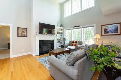 5 Barbie Court Merrimack NH 03054