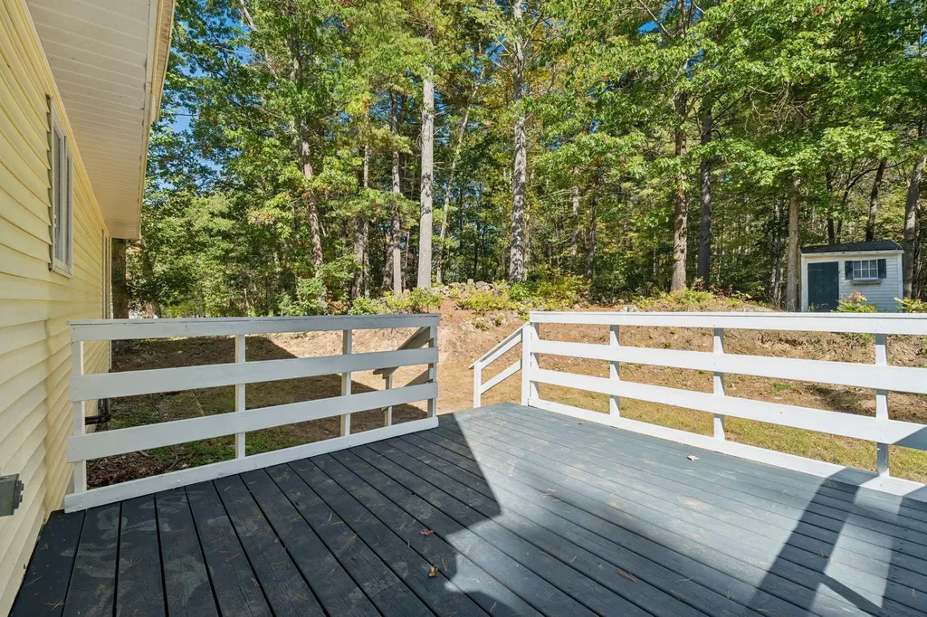 16 Captain Danforth Lane Amherst NH 03031