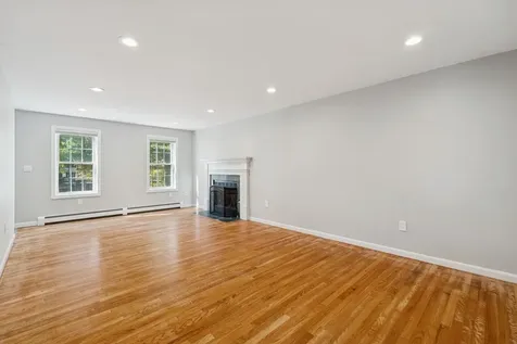 16 Captain Danforth Lane Amherst NH 03031