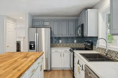 16 Captain Danforth Lane Amherst NH 03031