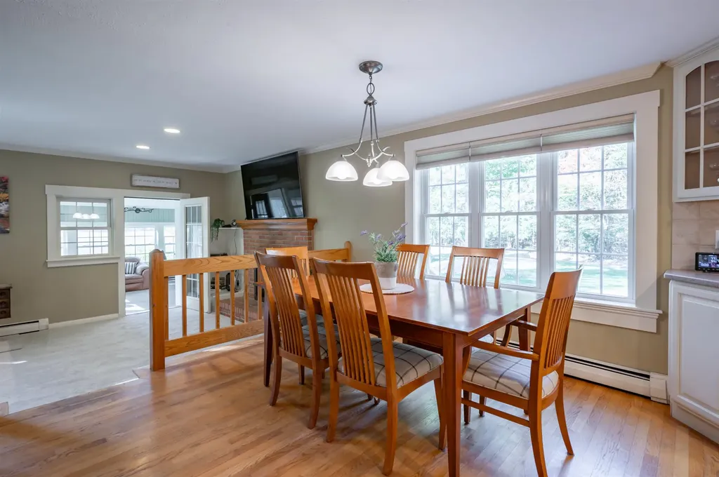 393 Chestnut Hill Road New Boston NH 03070