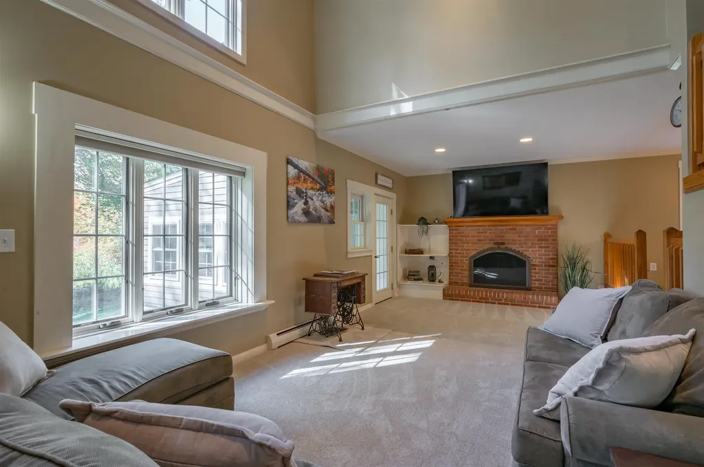 393 Chestnut Hill Road New Boston NH 03070