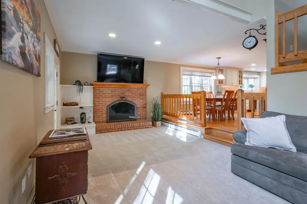 393 Chestnut Hill Road New Boston NH 03070