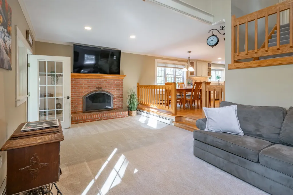 393 Chestnut Hill Road New Boston NH 03070