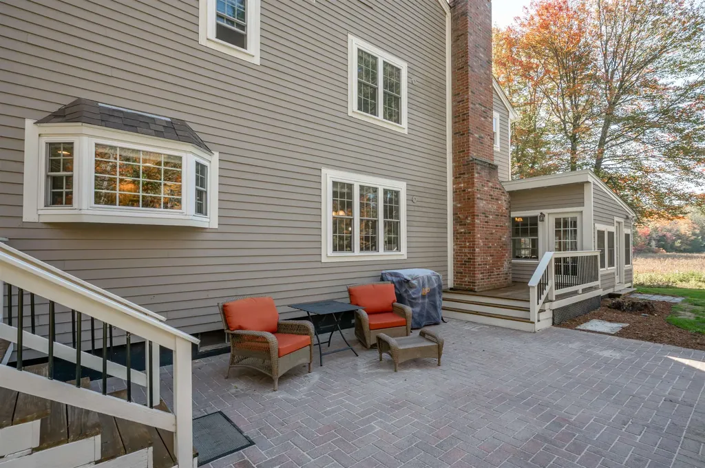 393 Chestnut Hill Road New Boston NH 03070