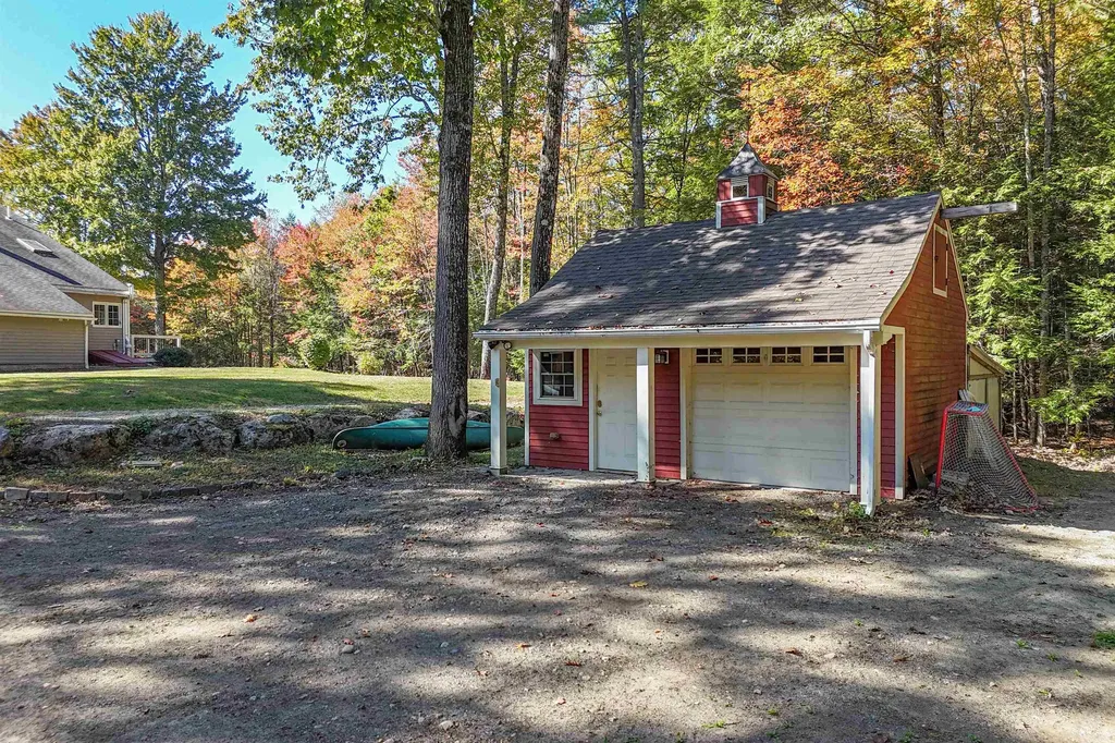 393 Chestnut Hill Road New Boston NH 03070