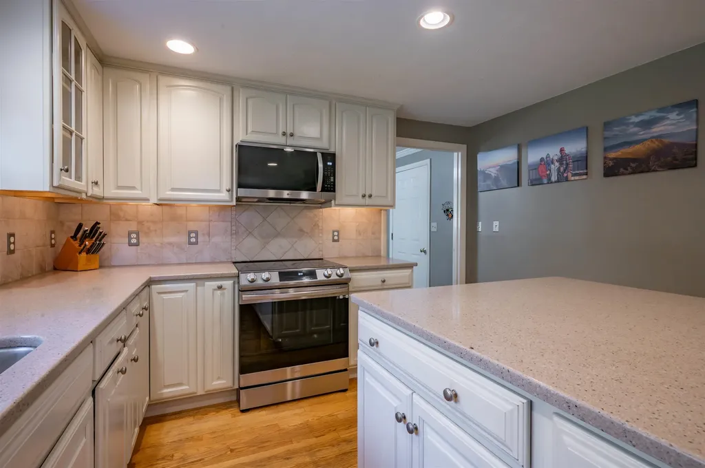 393 Chestnut Hill Road New Boston NH 03070