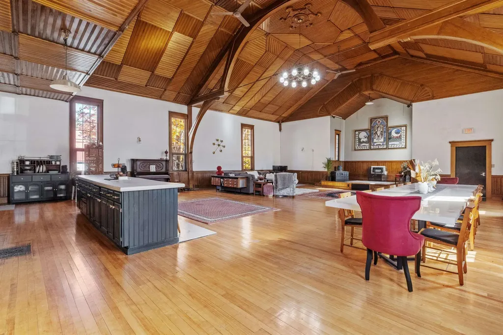 42 Maple Street Bethlehem NH 03574