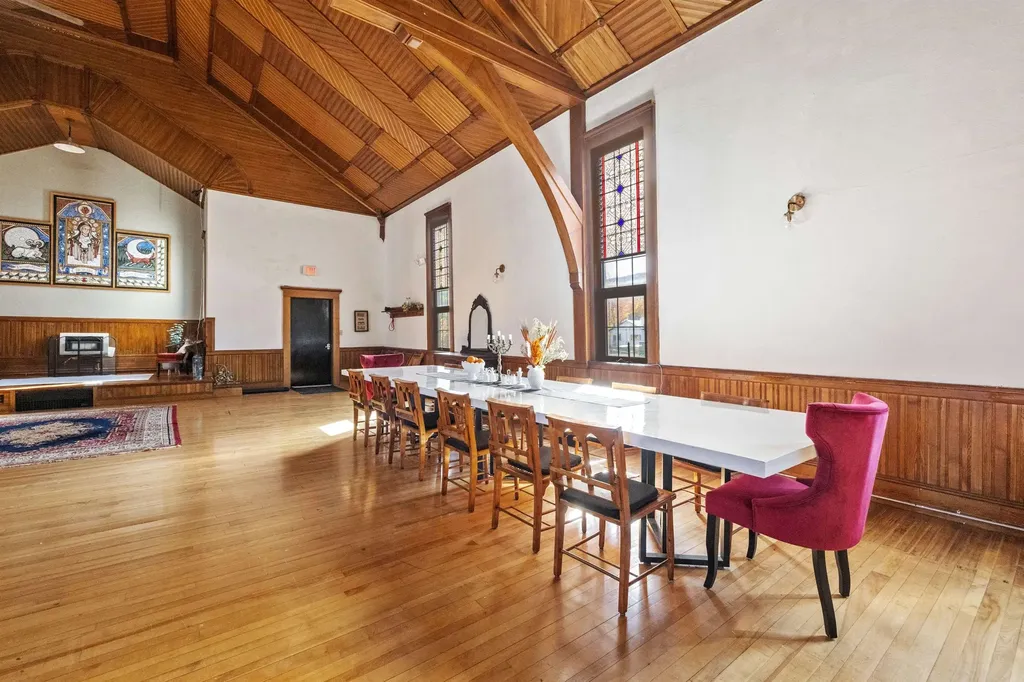 42 Maple Street Bethlehem NH 03574