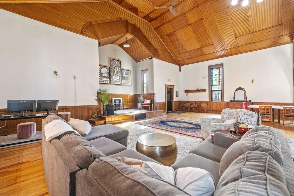 42 Maple Street Bethlehem NH 03574