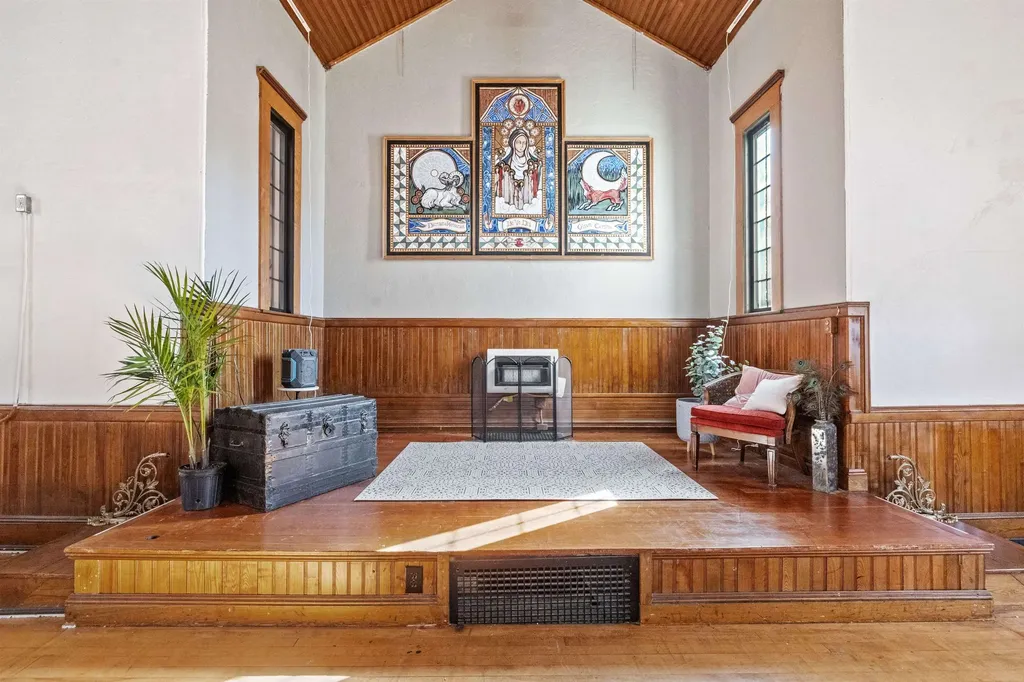 42 Maple Street Bethlehem NH 03574