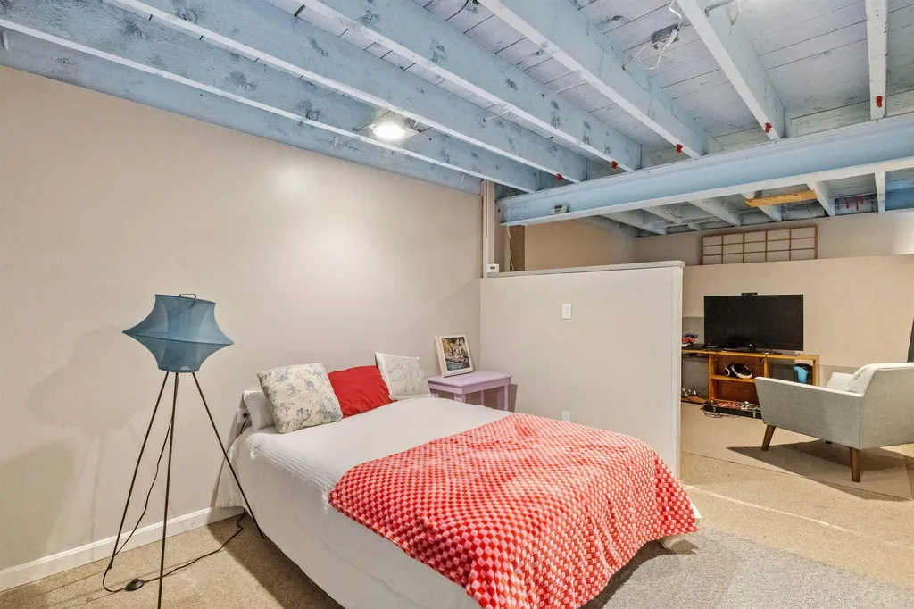 42 Maple Street Bethlehem NH 03574