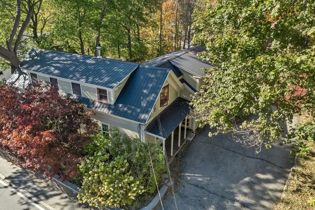 108 Center Street Wolfeboro NH 03894