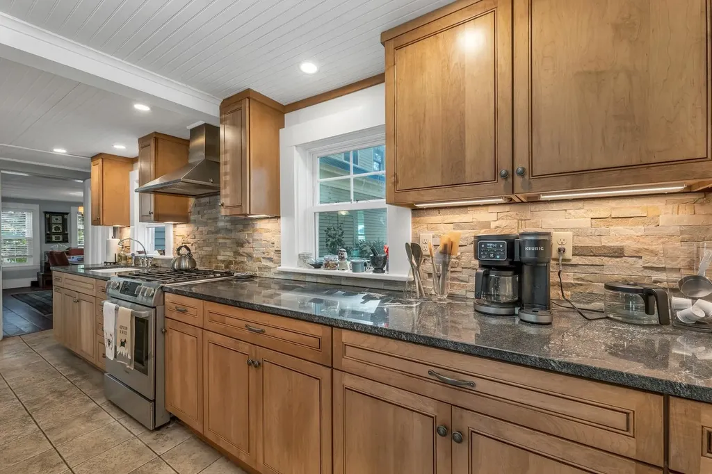 108 Center Street Wolfeboro NH 03894