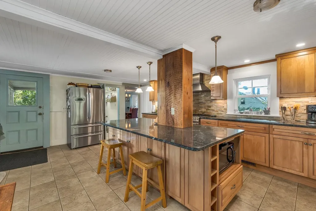 108 Center Street Wolfeboro NH 03894