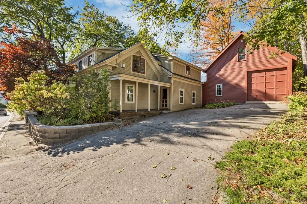 108 Center Street Wolfeboro NH 03894