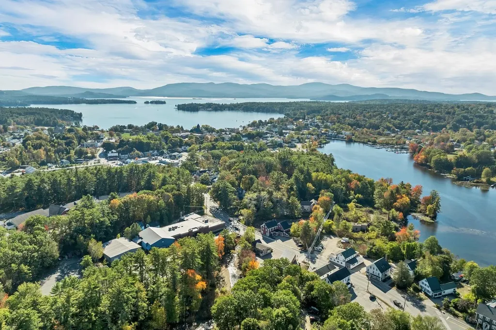 108 Center Street Wolfeboro NH 03894