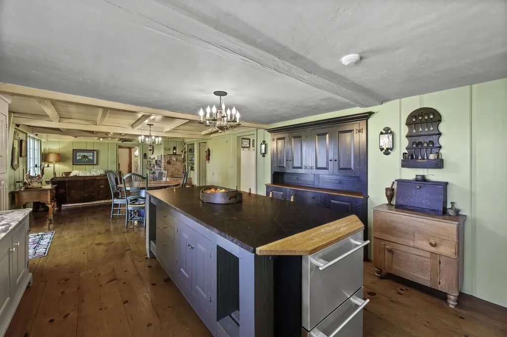 70 Sandown Road Danville NH 03819