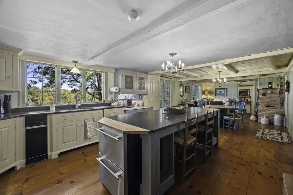 70 Sandown Road Danville NH 03819