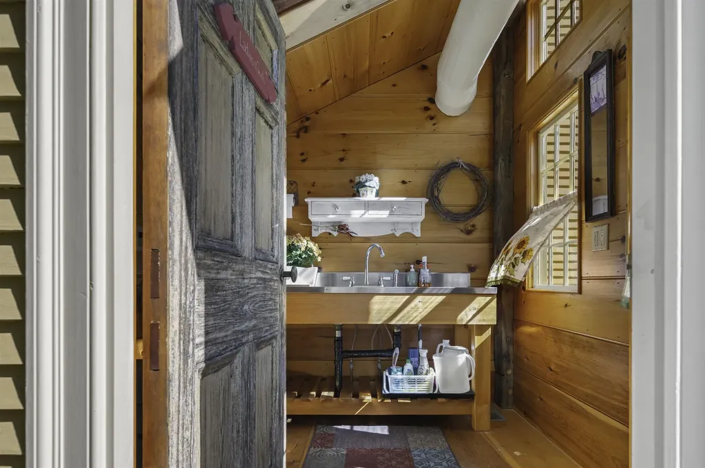 70 Sandown Road Danville NH 03819