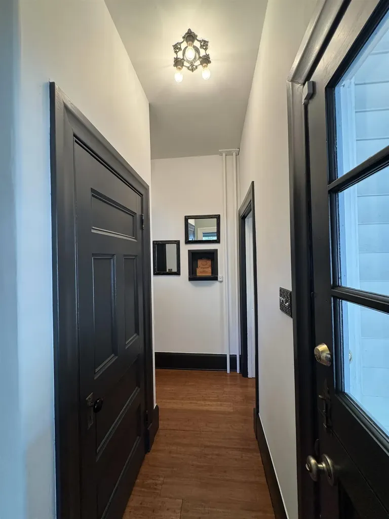 887 Chestnut Street Manchester NH 03104