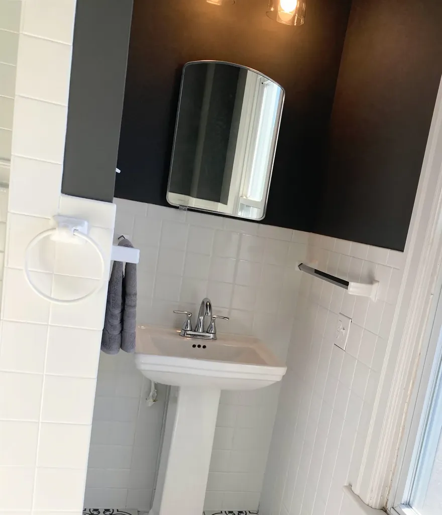 887 Chestnut Street Manchester NH 03104