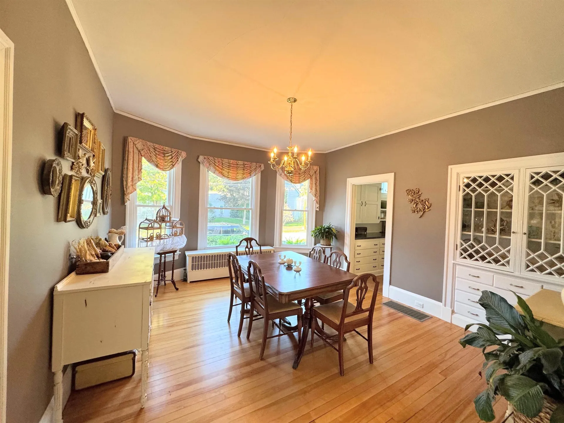 887 Chestnut Street Manchester NH 03104