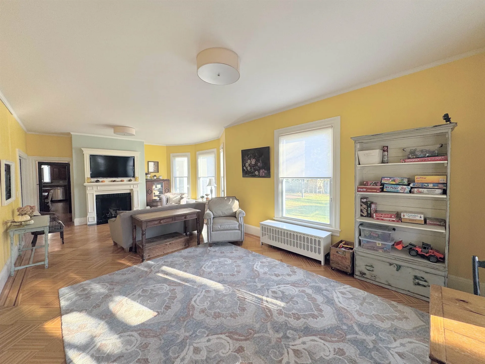 887 Chestnut Street Manchester NH 03104