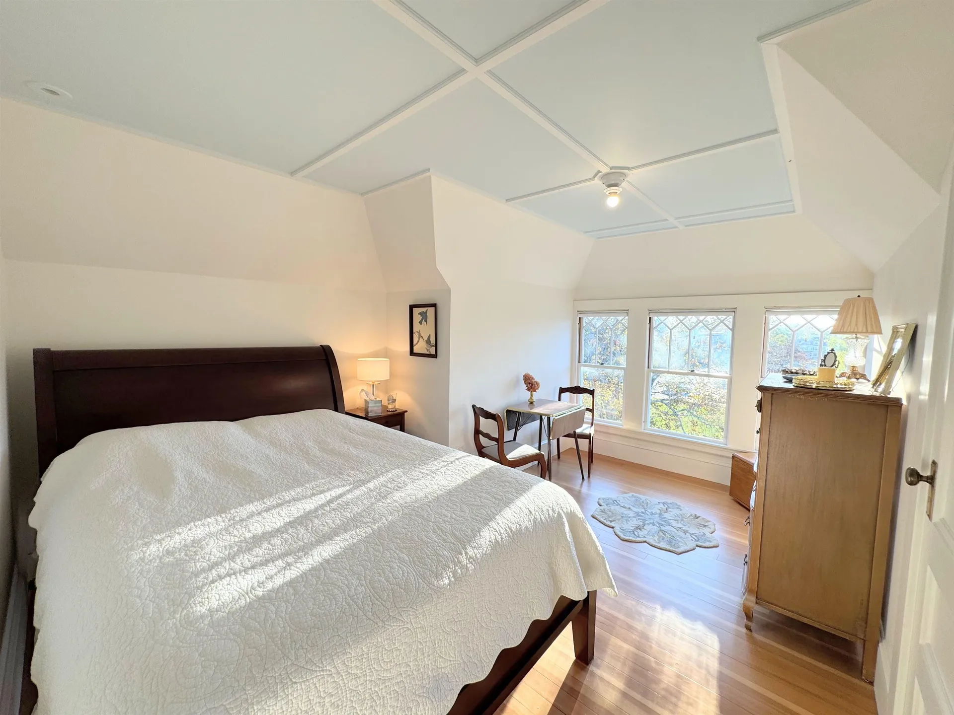 887 Chestnut Street Manchester NH 03104